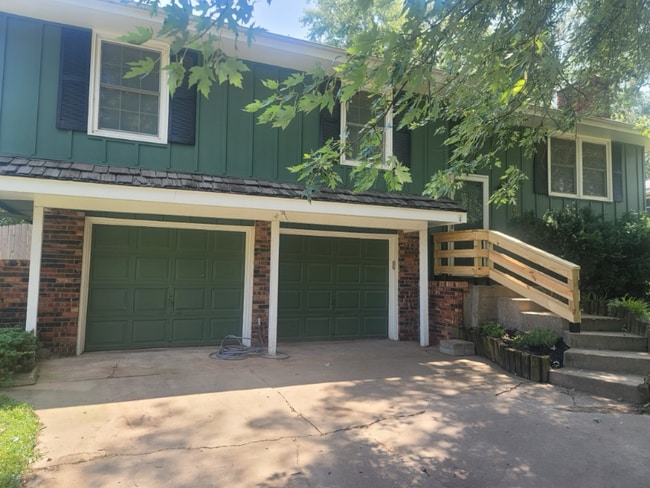 property at 1633 N Rogers St