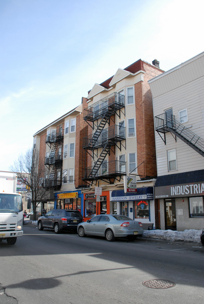 239 Harrison Ave in Harrison, NJ - Building Photo - Building Photo