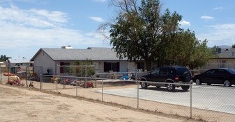 12407 Navajo Rd in Apple Valley, CA - Building Photo