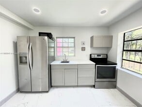11730 NW 22nd Ct in Miami, FL - Building Photo - Building Photo