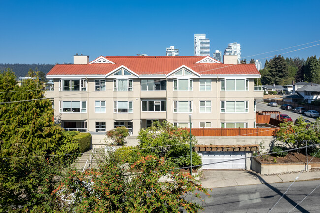 Garden Terrace in Coquitlam, BC - Building Photo - Building Photo