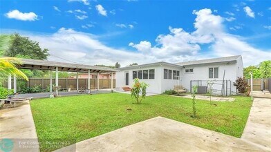 1340 NW 131st St in North Miami, FL - Building Photo - Building Photo