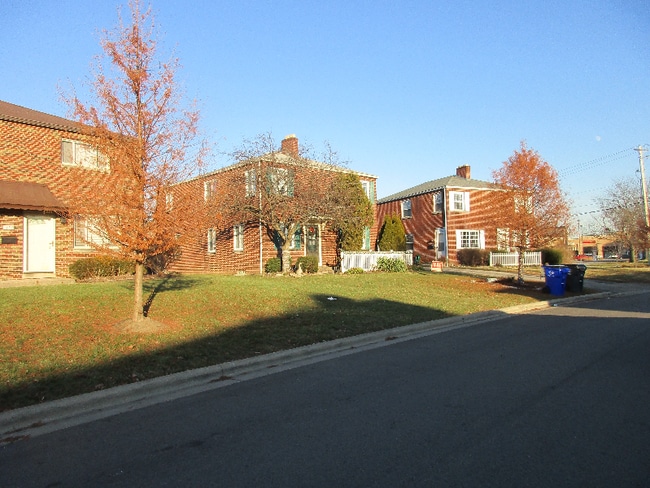 1862 Kentwell Rd in Upper Arlington, OH - Building Photo - Building Photo