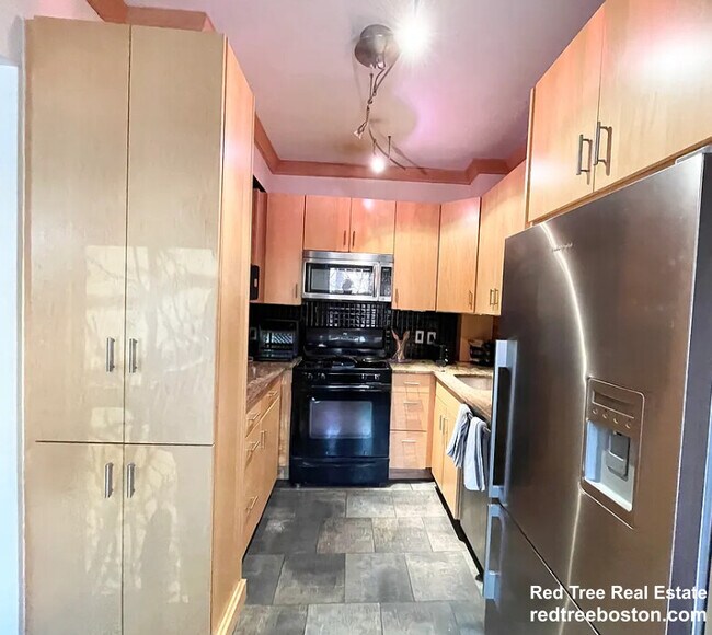 45 Hemenway St, Unit 2 in Boston, MA - Building Photo - Building Photo