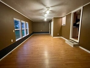 605 E Main St in Omaha, TX - Building Photo - Building Photo