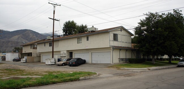 3956 Lugo Ave in San Bernardino, CA - Foto de edificio - Building Photo