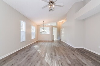 1422 Dew Bloom Rd in Valrico, FL - Building Photo - Building Photo