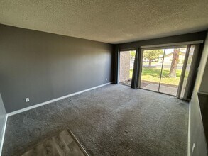 4501 W Continental Dr in Glendale, AZ - Building Photo - Building Photo