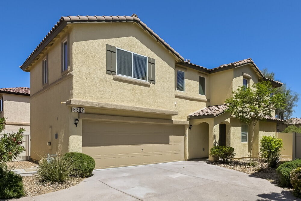 8882 Contrada Ct in Las Vegas, NV - Building Photo