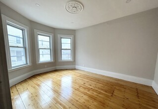 12 Buttonwood St, Unit 1 in Boston, MA - Building Photo - Building Photo