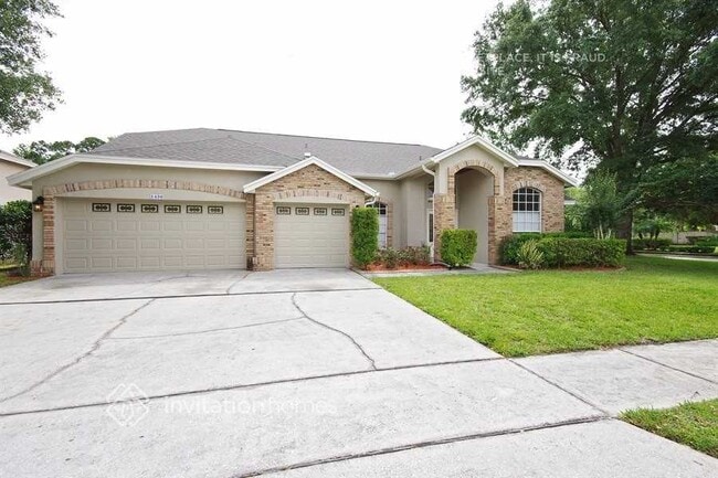 property at 1450 Thornhill Cir