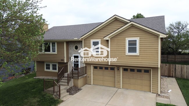 property at 1606 W Pelham Path