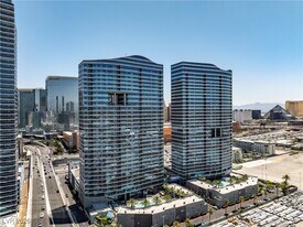 4525 Dean Martin Dr in Las Vegas, NV - Building Photo