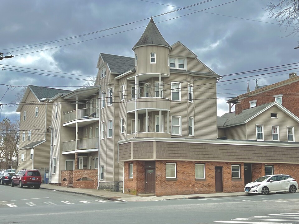 953 Bank St-Unit -4 in Waterbury, CT - Building Photo