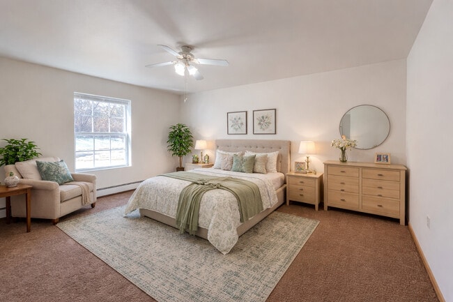 Algonquin Manor Senior Apartment Homes in Brown Deer, WI - Building Photo - Building Photo