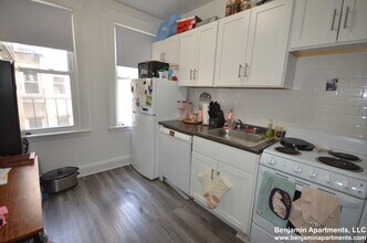 1642 Commonwealth Ave, Unit 14 in Boston, MA - Building Photo - Building Photo