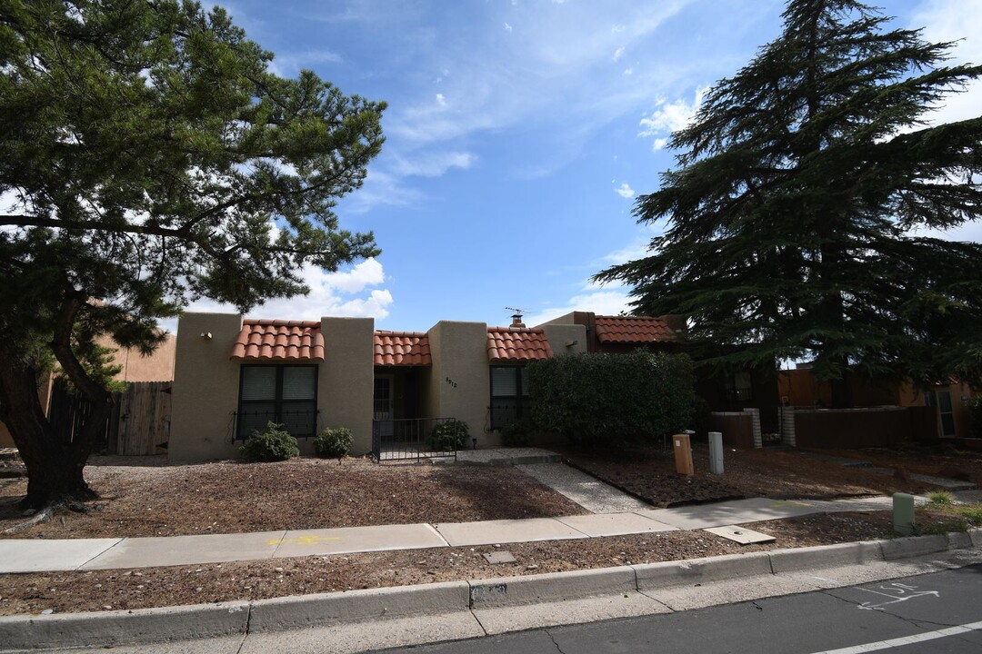 8912 Spain Rd NE in Albuquerque, NM - Building Photo