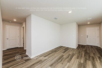 10831 Hidden Banks Gln in Parrish, FL - Building Photo - Building Photo