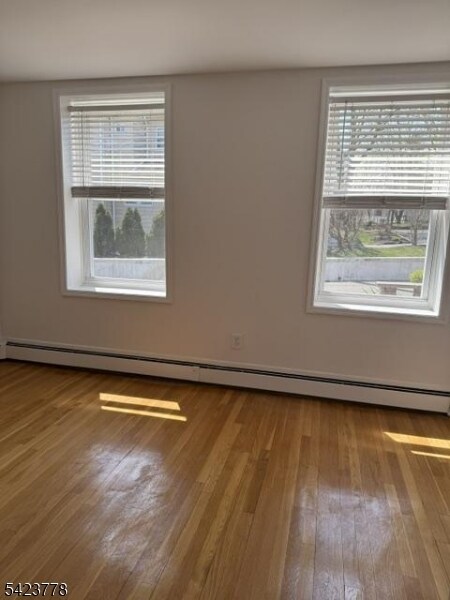 245 Terrace Ave in Hasbrouck Heights, NJ - Building Photo - Building Photo