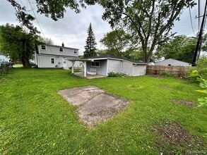 33050 John Hauk St in Garden City, MI - Building Photo - Building Photo