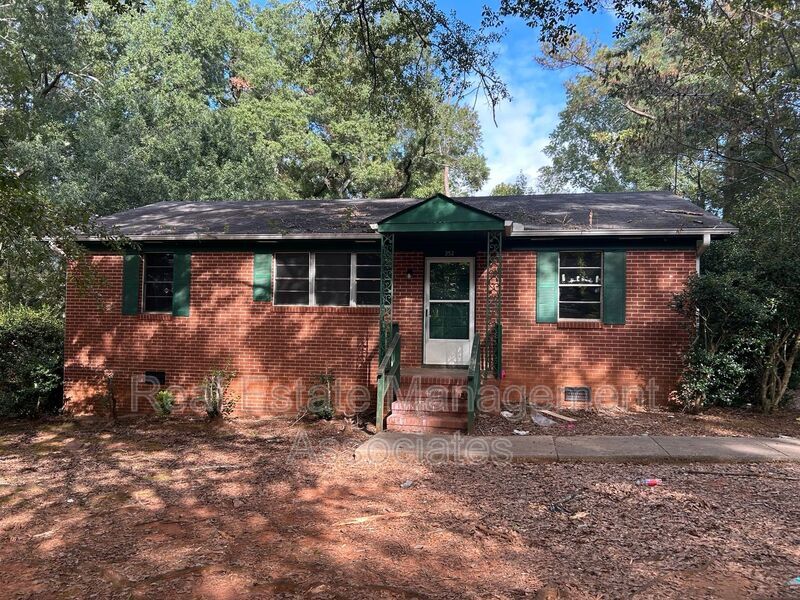 352 N 16th St in Griffin, GA - Building Photo