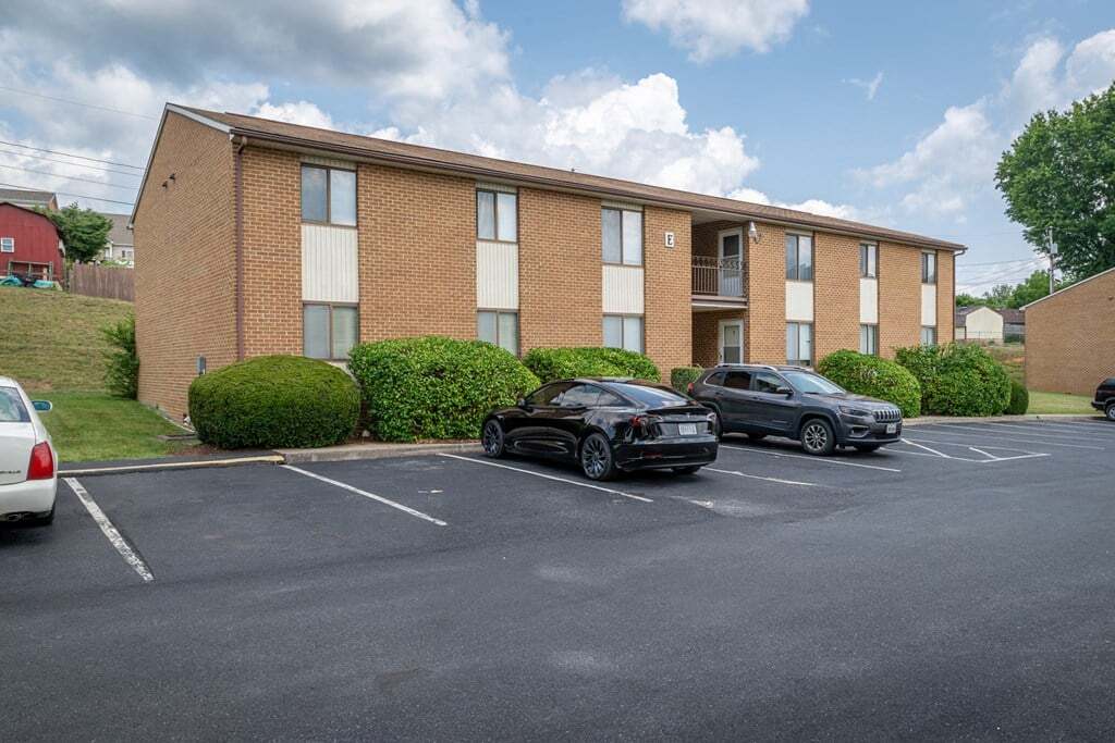 Wakefield Apartments in Staunton, VA - Building Photo