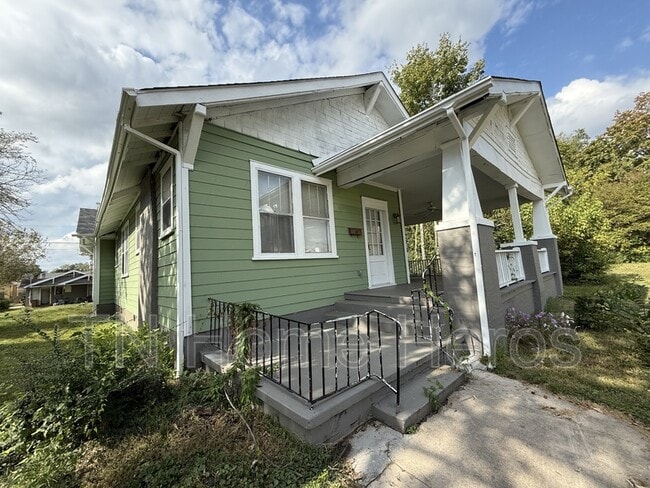 3003 Martin Luther King Jr Ave in Knoxville, TN - Building Photo - Building Photo