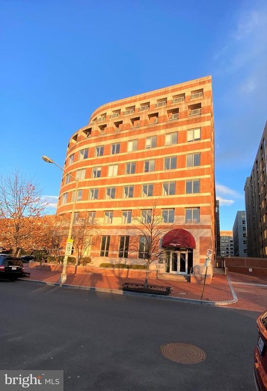 property at 1275 25th St NW
