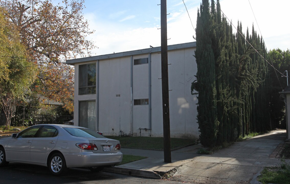218 S Avenue 66 in Los Angeles, CA - Building Photo
