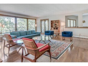 400 Natchez Ave N in Minneapolis, MN - Building Photo - Building Photo