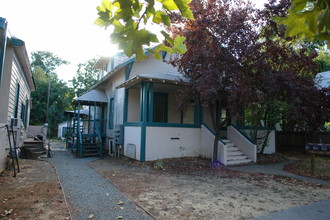 1012 Broadway in Chico, CA - Building Photo - Building Photo