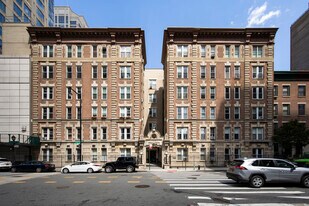 345 W 70th St in New York, NY - Building Photo