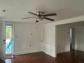 902 Sycamore Ave in Charleston, SC - Building Photo - Building Photo