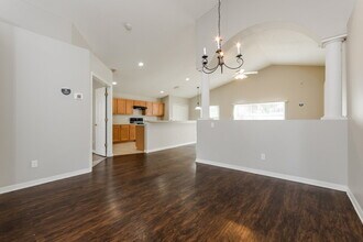 1090 Bluegrass Dr in Groveland, FL - Foto de edificio - Building Photo