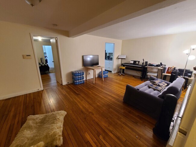 1758 Commonwealth Ave in Boston, MA - Building Photo - Building Photo