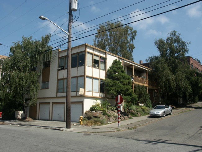 The Thomas Apartments in Seattle, WA - Building Photo - Building Photo