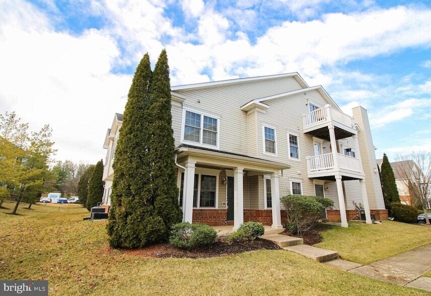 2035 Astilbe Way in Odenton, MD - Building Photo