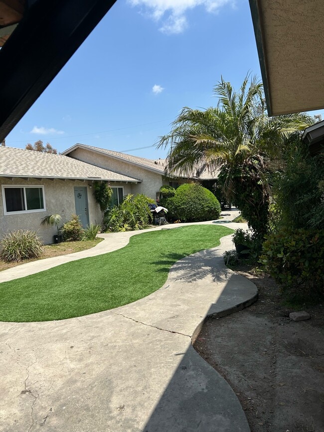 5941 Kingman Ave, Unit 5 in Buena Park, CA - Building Photo - Building Photo