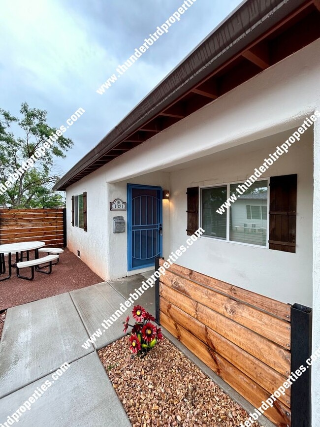 property at 1321 San Mateo Blvd SE