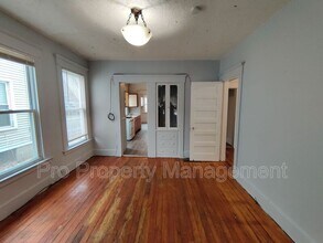 1644 Chapel St in New Haven, CT - Building Photo - Building Photo