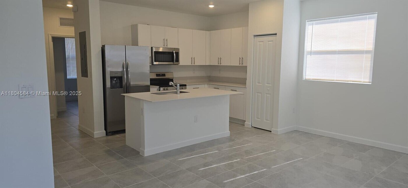 1162 SE 1st St in Homestead, FL - Building Photo