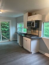 170 Wertz Ave-Unit -Apartment B in Charleston, WV - Building Photo - Building Photo