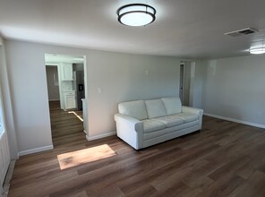13515 Gavin Rd in Dover, FL - Foto de edificio - Building Photo