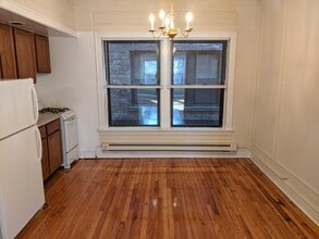 1025 Dempster St in Evanston, IL - Building Photo - Building Photo