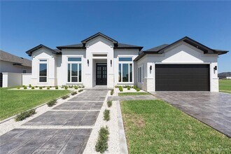 39 S 24th St in McAllen, TX - Building Photo - Building Photo