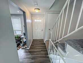 14416 Black Horse Ct in Centreville, VA - Building Photo - Building Photo