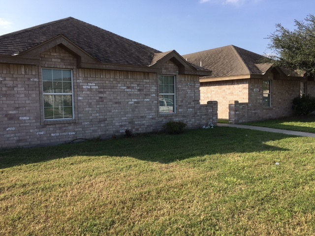 1804 S Kumquat St, Unit 1 in Pharr, TX - Building Photo