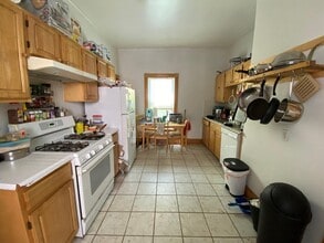 11 Cameron Ave, Unit 1 in Somerville, MA - Building Photo - Building Photo