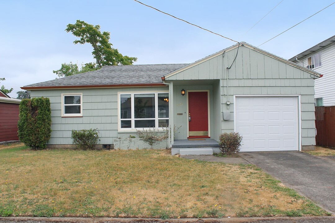 3426 SE 68th Ave in Portland, OR - Building Photo