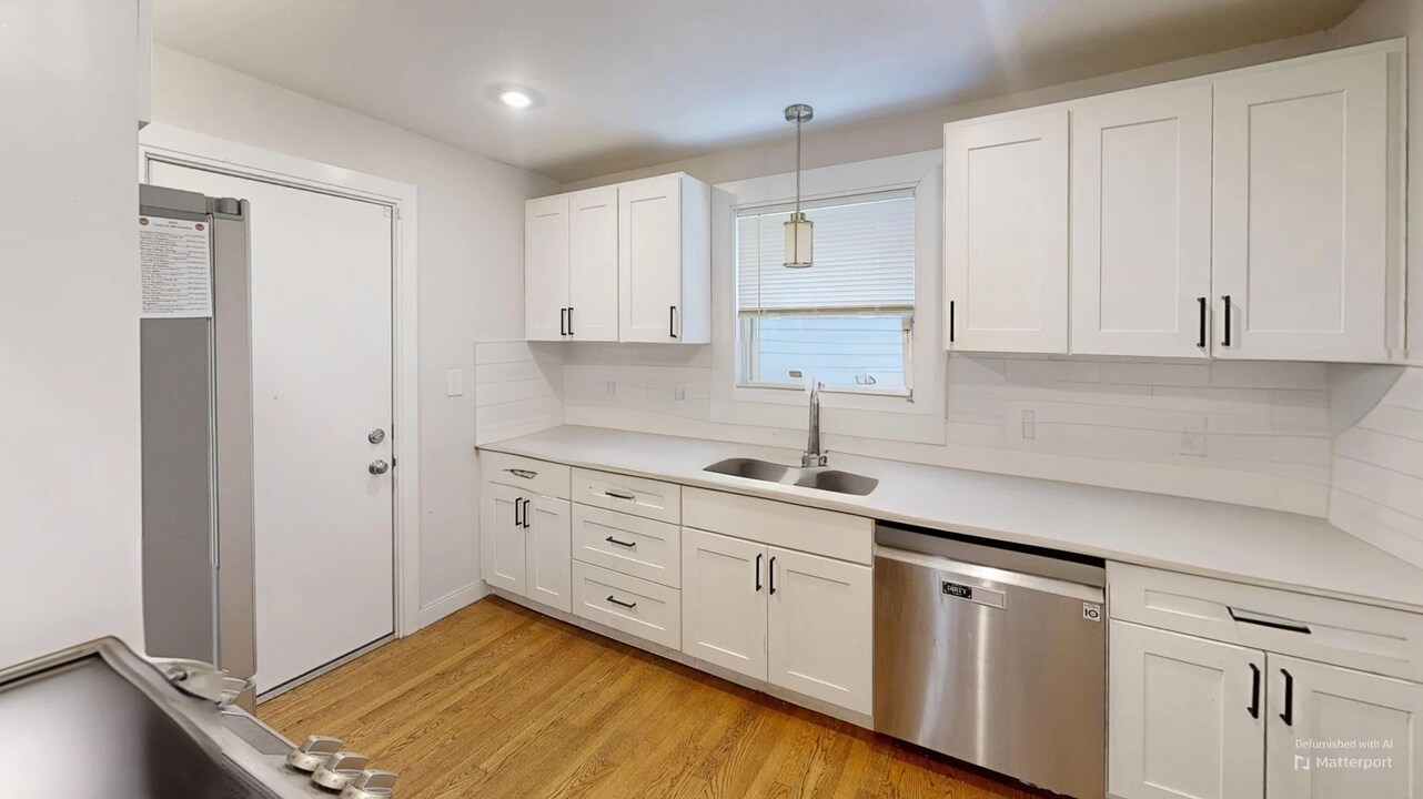 25 Greycliff Rd, Unit 1 in Boston, MA - Building Photo